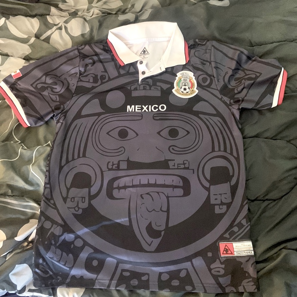 Large black Mexico national team shirt large